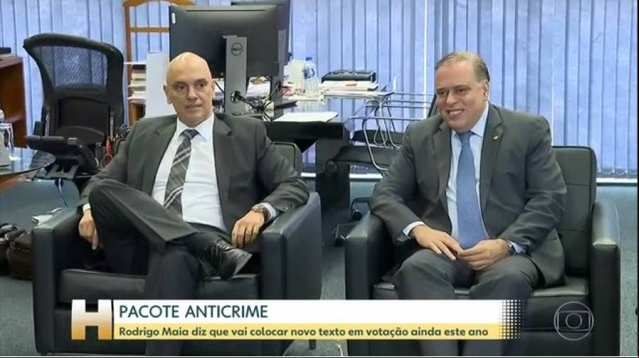 Foto: Jornal Hoje, matéria sobre a entrega do pacote anticrime ao ministro Alexandre de Moraes (esquerda)